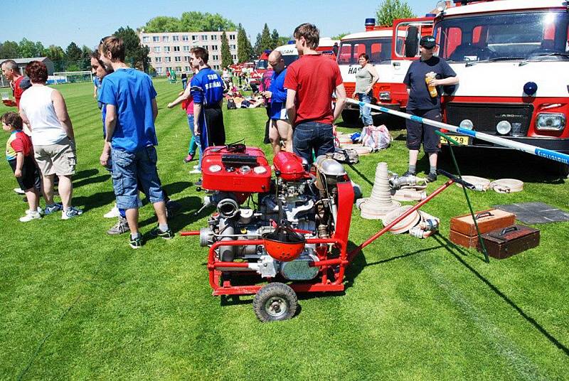 Hasičskou ligu okresu 2011 zahájila první soutěž O pohár starosty Třemošnice na třemošnickém fotbalovém hřišti.