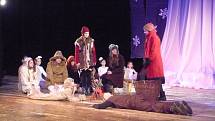 Dětský muzikál Sněhová královna předvedly děti z dramatického kroužku ZUŠ Chrudim.