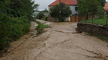 Následky vytrvalého deště v Podhořanech.