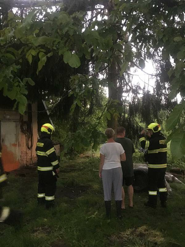 Velká voda zatopila několik obcí na Chrudimsku, nutná byla i evakuace obyvatel ve vesnicích.