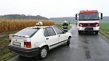 Dne 16.10. ve 13.42 hodin zasahovali chrudimští hasiči u dopravní nehody za Podlažicemi směrem na Luži.
