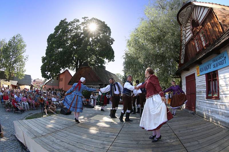 Adámkovy folklorní slavnosti.