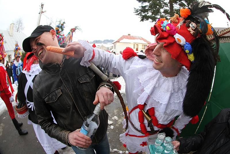 Masopustní obchůzka ve Vortové u Hlinska.