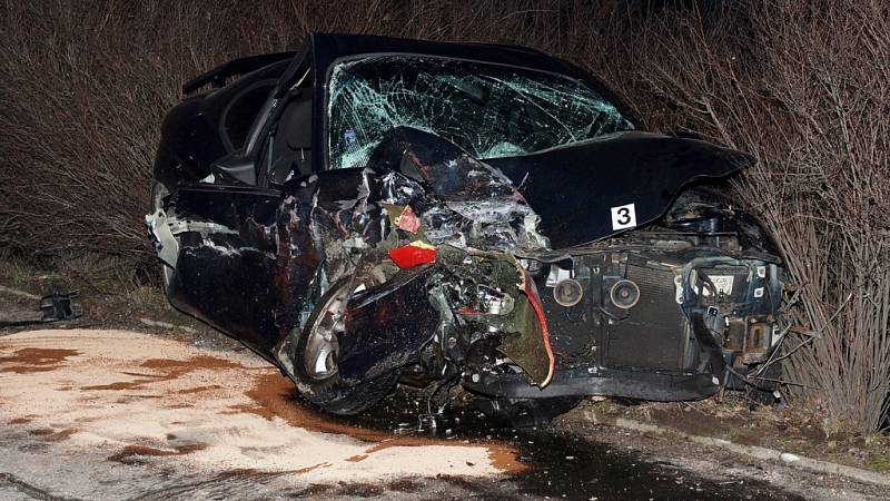 V předposlední den roku došlo v Chrudimi ke dopravní nehodě. Dvě osoby byly zraněny. Řidič červeného sportovního vozidla Hyundai coupe, který nehodu zavinil, byl pod vlivem alkoholu. 