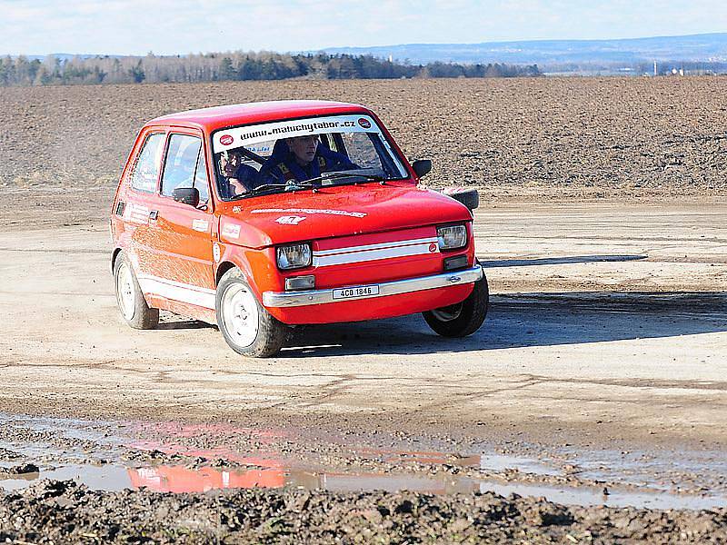 Únorový Rallye Sprint na letišti v Dobrkově u Luže.