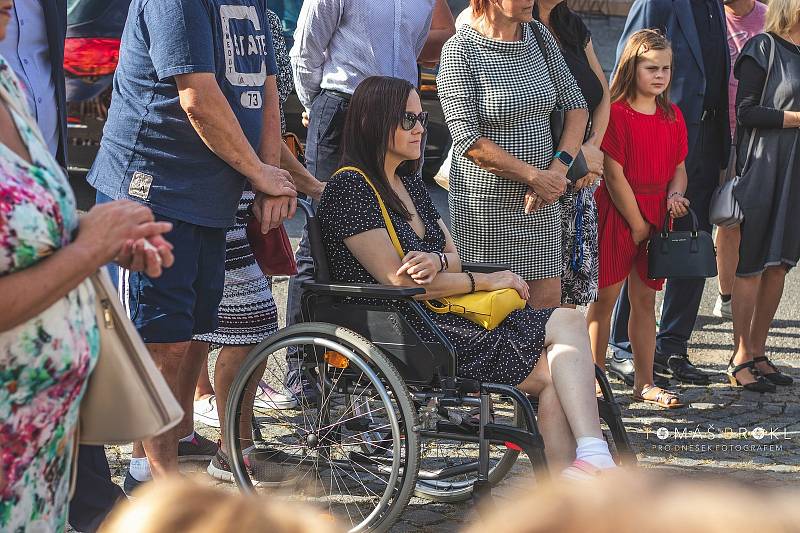 Kameny zmizelých jsou v Luži, rodišti Evy Liškové. Její rodina Polákových mezi nimi nechybí.