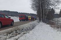 Rodiče si přijeli pro děti sami, evakuační autobus přistavený hasiči nebyl potřeba.