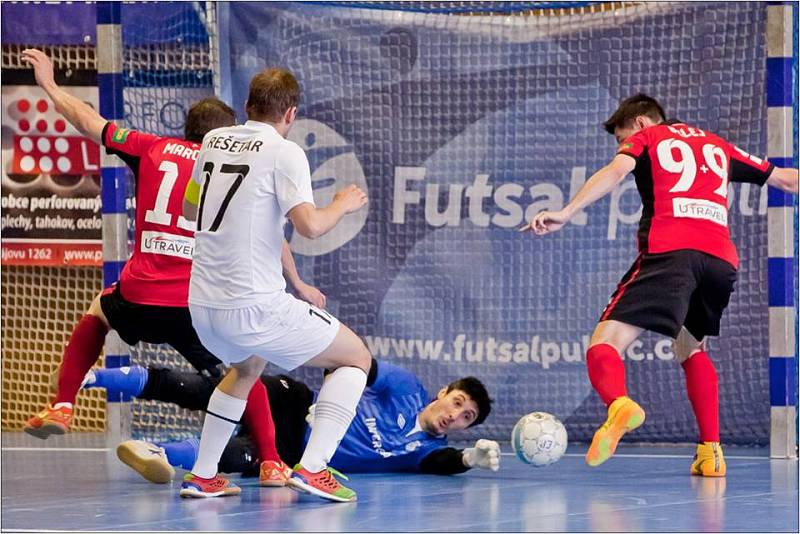 1. finále play-off CHANCE futsal ligy FK ERA-PACK Chrudim - FC Benago Zruč nad Sázaou