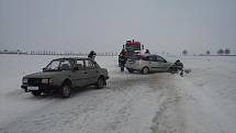 Dne 10. prosince ve 14.36 hodin  byla jednotka hasičů vyslána k dopravní nehodě na staré silnici mezi Chrudimí a Medlešicemi. 