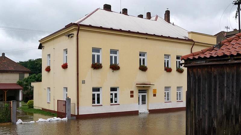Záplavy na Chrudimsku 25. června 2013 - Hrochův Týnec po 17. hodině.