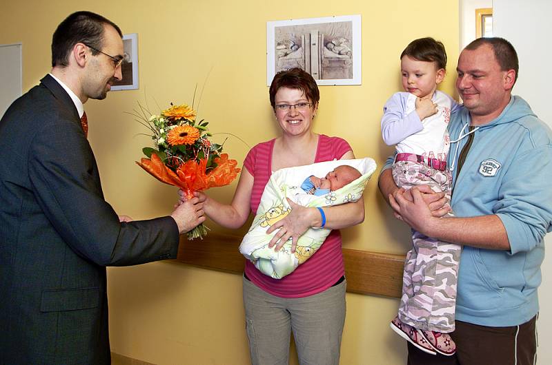 První letošní občánek města s příchodem do prvních minut nového roku nespěchal, narodil se až v pátek 2. ledna 2009 a rodiče mu dali jméno Michael Tichý.