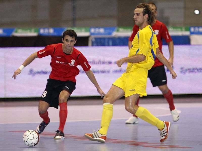 UEFA Futsal Cup: čtvrtfinálové utkání FK Era–Pack Chrudim – KMN Puntar Tolmin 4:3 (1:1).