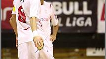 Na úvod kalendářního roku 2011 v Jetbull Futsal lize hostili hráči mistrovského Era-Packu Chrudim tradičního soupeře - Slavii Praha