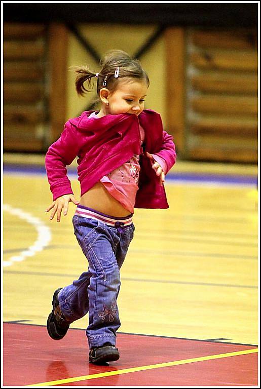 Na úvod kalendářního roku 2011 v Jetbull Futsal lize hostili hráči mistrovského Era-Packu Chrudim tradičního soupeře - Slavii Praha