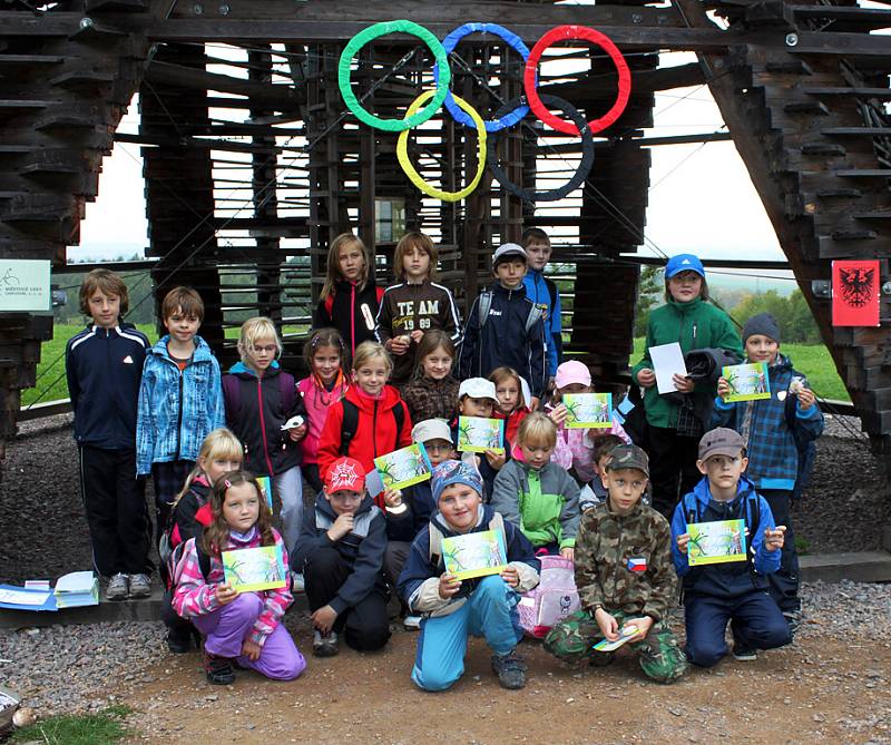 Lesní olympiády se účastní děti druhých až pátých tříd všech chrudimských základních škol.