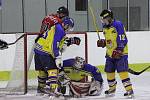 Z derby krajské hokejové ligy mužů HC Skuteč - HC Chrudim 1:9