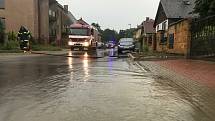 Velká voda zatopila několik obcí na Chrudimsku, nutná byla i evakuace obyvatel ve vesnicích.