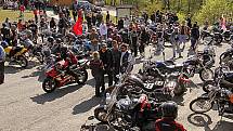 Doly Bikers uspořádali na trase Hlinsko - Pardubice oblíbenou Jarní motorkářskou jízdu.