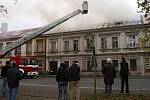 Požár jednoposchoďového domu na Pardubické ulici v Chrudimi byl založen úmyslně.