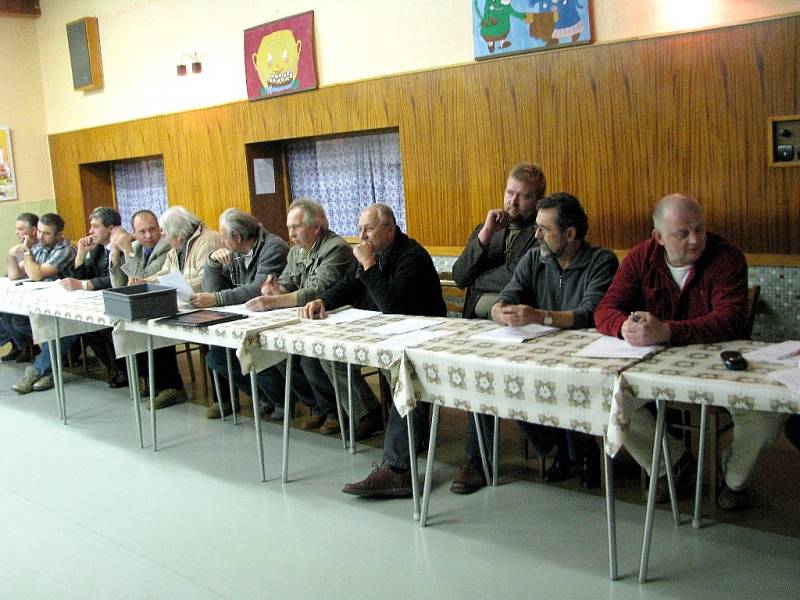 Zastupitelé v Chrasti volili na svém zasedání nového starostu města.