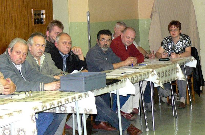 Zastupitelé v Chrasti volili na svém zasedání nového starostu města.