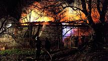 Ve středu 6. listopadu v 0:22 hodin zasahovalo sedm hasičských jednotek u požáru stodoly v Kladně u Hlinska. Plameny způsobily dvoumilionovou škodu.