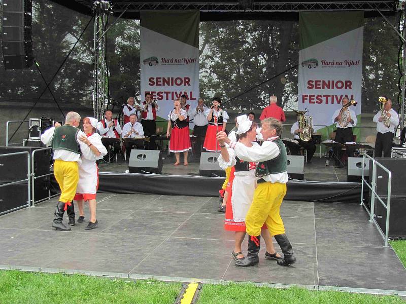 Festival seniorů v Chrudimi potrápilo pekelné vedro.