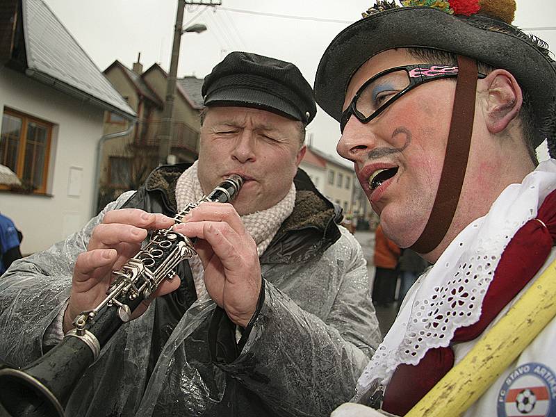 Masopustní průvod maškar v hlinecké městské části Blatno.