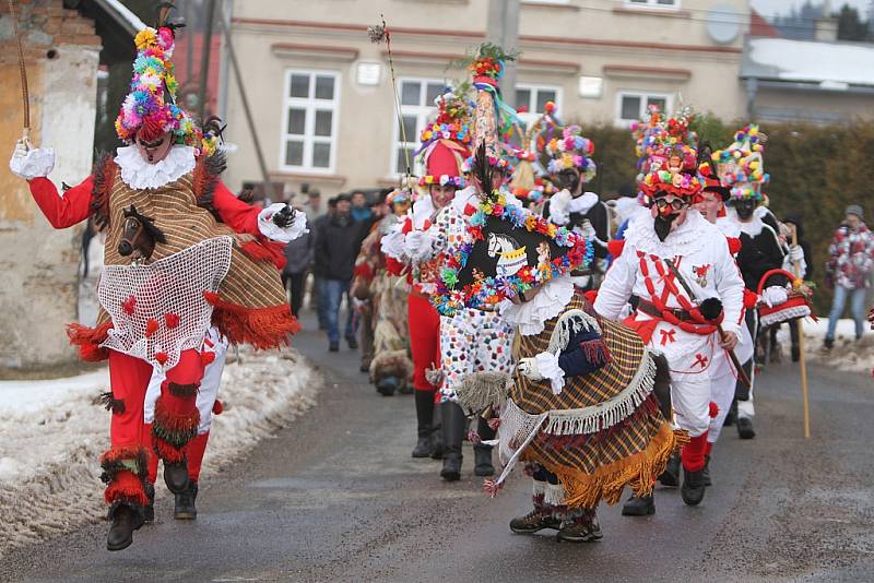 Masopustní obchůzka ve Vortové u Hlinska.