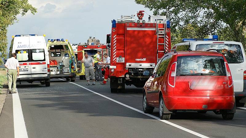 ŠOFÉR CITROENU ZEMŘEL. Nehoda se stala přesně na vrcholu kopce mezi Kočím a Chrudimí