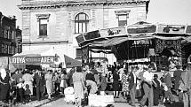 O Salvátorské pouti na Tyršově náměstí (tč. Michalském náměstí - Michaeler Platz) v roce 1944.