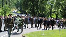 Stovky lidí přišly uctít památku obětí nacistického řádění v dnes již neexistující osadě Ležáky.