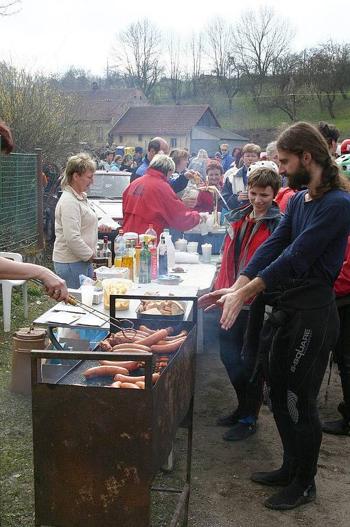 Může jít i o život. Mladotický vodní vír je nejzrádnějším místem celého sjezdu, který při otevírání Doubravy vodáci absolvují.