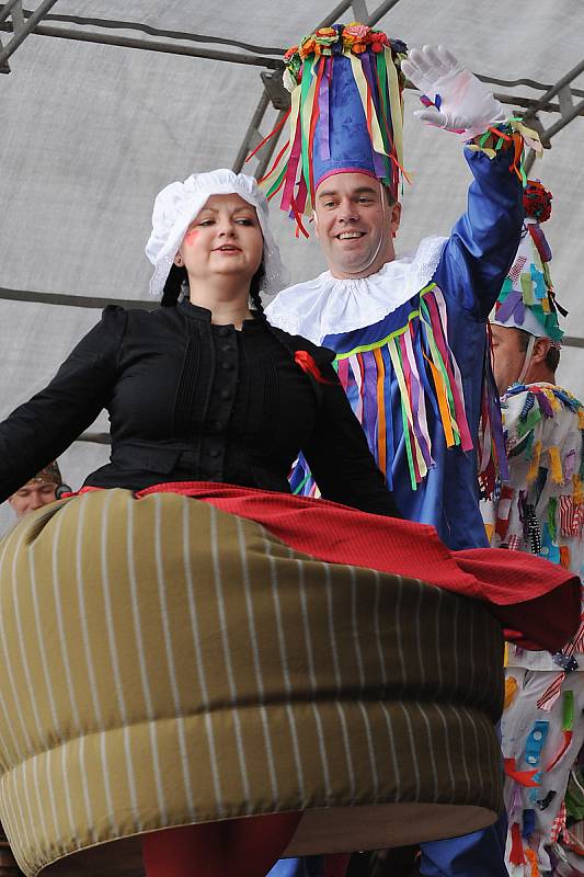 Resselovo náměstí patřilo o víkendu oblíbenému folklornímu festivalu Chrudimské obžínky. 