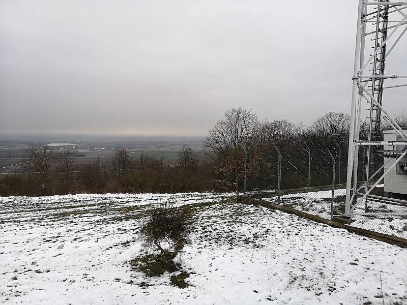 Trojmezí podhořanské - pohled z okresu Pardubice od základny stožáru.