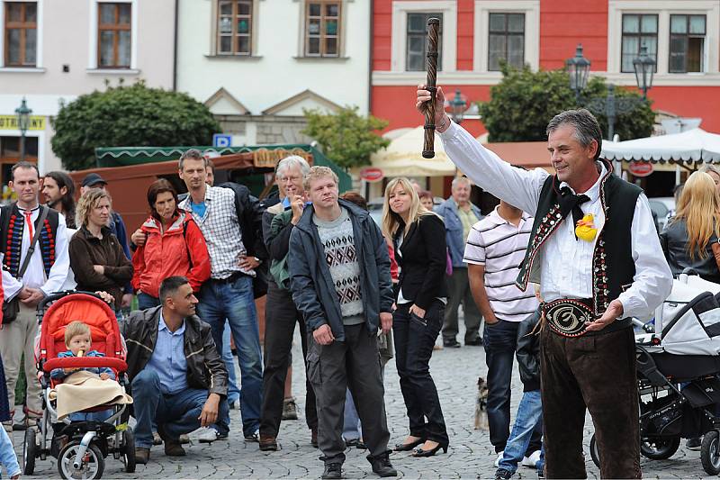 Resselovo náměstí patřilo o víkendu oblíbenému folklornímu festivalu Chrudimské obžínky. 