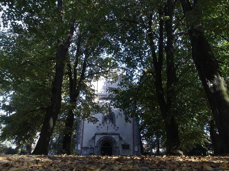 Prostor za kostelem Nanebevzetí Panny Marie na školním náměstí nebo Michalský park patří mezi stále nevyřešené "evergreeny".