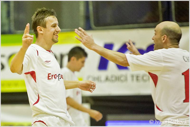 FK Era-Pack Chrudim porazil ve třetím semifinále 1. FC Nejzbach Vysoké Mýto 10:2 a zajistil si postup do finále 3:0 na zápasy. 