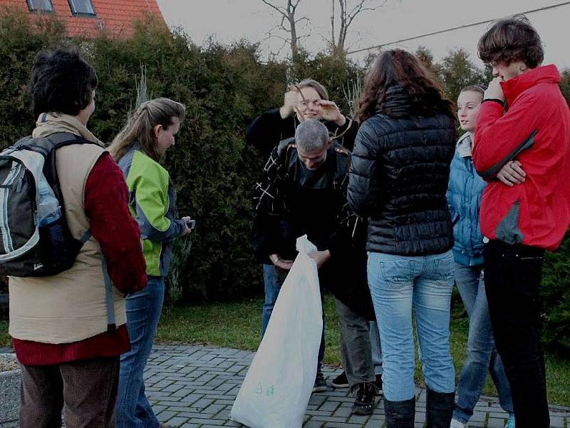 Osvětová beseda v Zaječicích uspořádala Martinský lampiónový průvod.