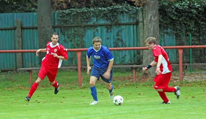 Z utkání III. okresní třídy Heřmanův Městec B - Orel 8:2.