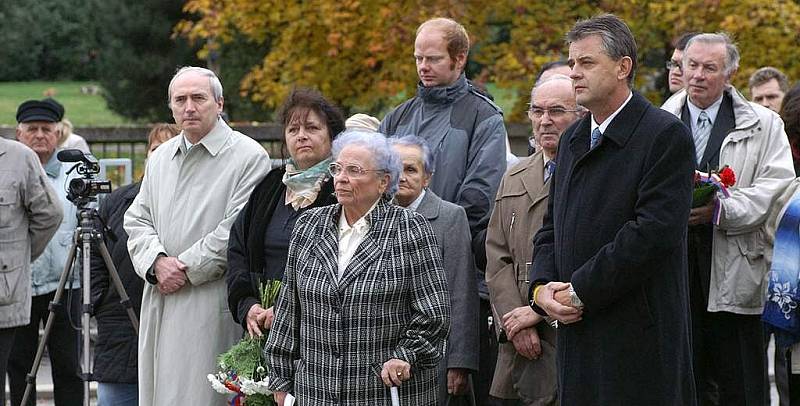 Výročí vzniku ČSR si připomněli i v Chrudimi. Vzpomínkový akt se konal u busty T.G. Masaryka v Parku Republiky.