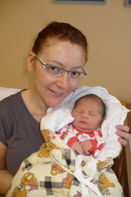 ESME KYLE WILSON se narodila 22. června ve 12:54 s mírami 3,05 kg a 49 cm. Její rodiče jsou Allison a Scott Wilson a bydlí v Lázních Bohdaneč.