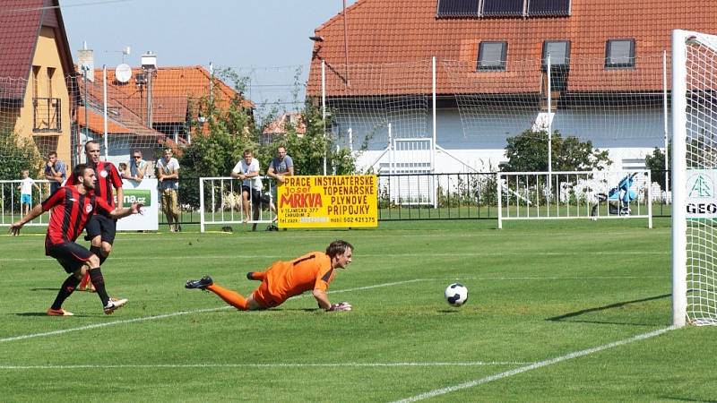 V premiéře nového ročníku ČFL porazili fotbalisté MFK Chrudim na domácí půdě Meteor Praha 4:0.