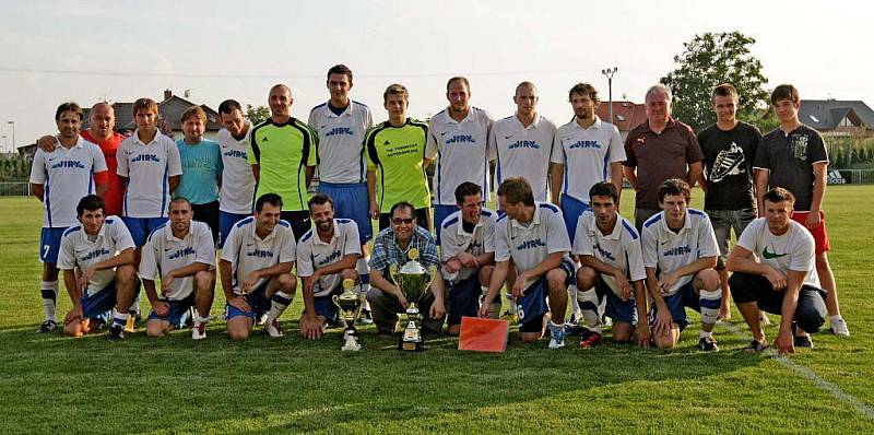 V utkání vítězů Poháru KFS Pardubicka a Královéhradecka tzv. Východočeském Superpoháru prohrálo FC Hlinsko s týmem SK Převýšov 0:10 (0:4).