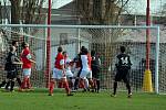 Z utkání krajského přeboru Holice - H. Městec 3:0.