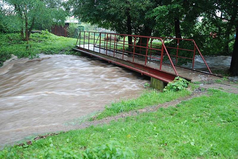 I na Třemošnicku občany potrápily záplavy.