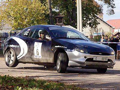 Pardubická rallye startovalal na Resselově náměstí v Chrudimi.