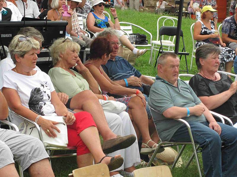 Festival seniorů v Chrudimi potrápilo pekelné vedro.