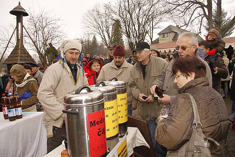 Skanzen na Veselém Kopci patřil tradičnímu předvánočnímu jarmarku.