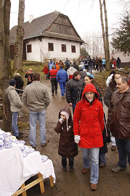 Skanzen na Veselém Kopci patřil tradičnímu předvánočnímu jarmarku.